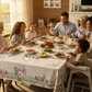 🌸🍽️ 50% RABATT! Vattentät bordsduk med blommönster - Fläckavvisande, livfulla HD-tryck och lättskött för vardagliga middagar och fester